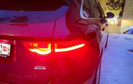 Jaguar F-Pace, 2017 год, 2 700 000 рублей, 5 фотография