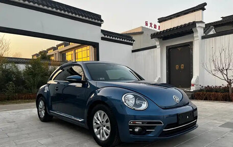 Volkswagen Beetle, 2018 год, 980 000 рублей, 4 фотография