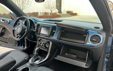 Volkswagen Beetle, 2018 год, 980 000 рублей, 8 фотография