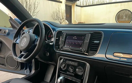 Volkswagen Beetle, 2018 год, 980 000 рублей, 11 фотография