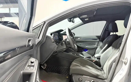 Volkswagen Golf VIII, 2023 год, 1 850 000 рублей, 6 фотография