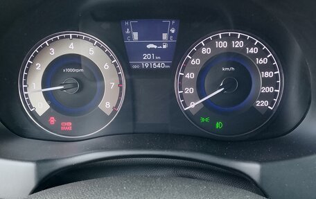 Hyundai Solaris II рестайлинг, 2011 год, 670 000 рублей, 8 фотография