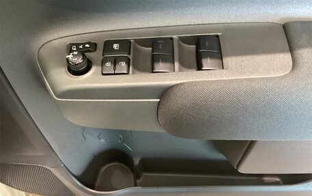 Toyota Sienta, 2023 год, 1 320 000 рублей, 15 фотография