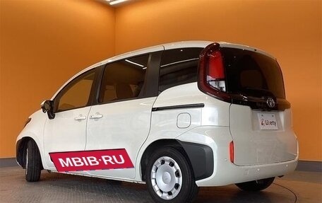 Toyota Sienta, 2023 год, 1 320 000 рублей, 5 фотография