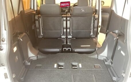 Toyota Sienta, 2023 год, 1 320 000 рублей, 9 фотография