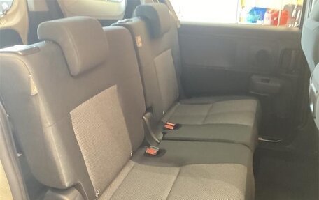 Toyota Sienta, 2023 год, 1 320 000 рублей, 18 фотография