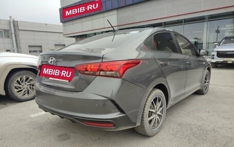 Hyundai Solaris II рестайлинг, 2021 год, 1 590 000 рублей, 3 фотография