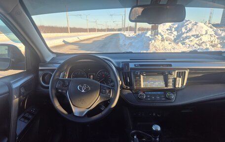 Toyota RAV4, 2017 год, 1 950 000 рублей, 7 фотография