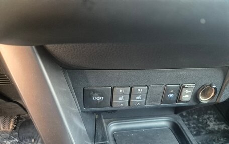 Toyota RAV4, 2017 год, 1 950 000 рублей, 9 фотография