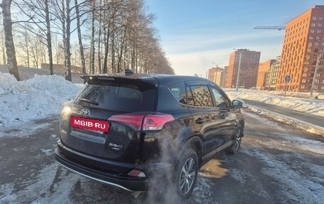 Toyota RAV4, 2017 год, 1 950 000 рублей, 5 фотография