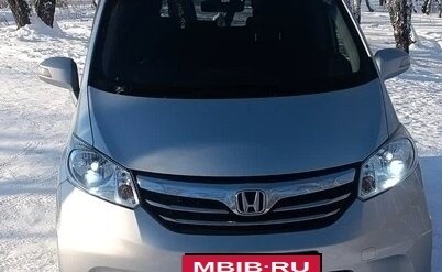 Honda Freed I, 2012 год, 900 000 рублей, 2 фотография