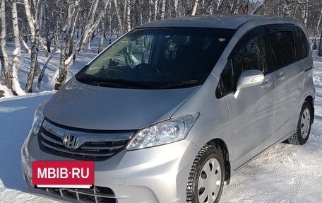 Honda Freed I, 2012 год, 900 000 рублей, 3 фотография
