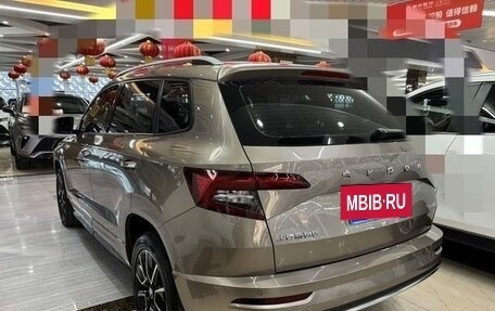 Skoda Karoq I, 2022 год, 2 200 000 рублей, 4 фотография