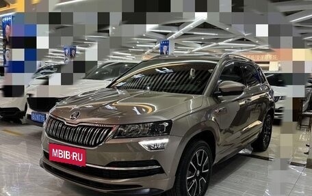 Skoda Karoq I, 2022 год, 2 200 000 рублей, 3 фотография