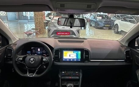 Skoda Karoq I, 2022 год, 2 200 000 рублей, 6 фотография