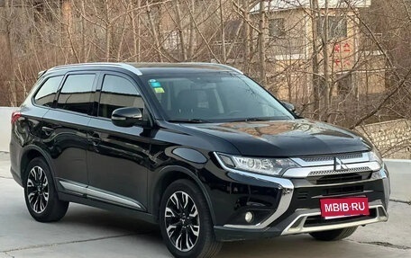 Mitsubishi Outlander III рестайлинг 3, 2023 год, 1 880 000 рублей, 1 фотография