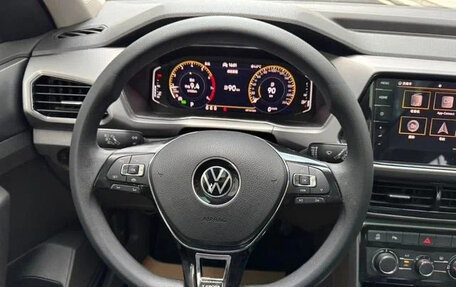 Volkswagen T-Cross I, 2023 год, 1 294 003 рублей, 9 фотография
