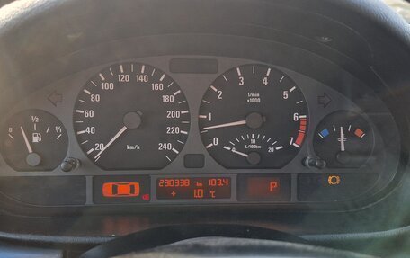 BMW 3 серия, 2001 год, 530 000 рублей, 5 фотография