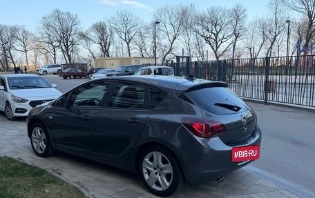 Opel Astra J, 2011 год, 599 000 рублей, 2 фотография