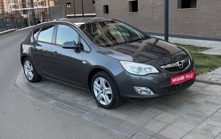 Opel Astra J, 2011 год, 599 000 рублей, 3 фотография