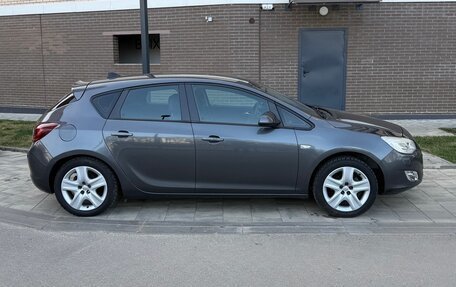Opel Astra J, 2011 год, 599 000 рублей, 18 фотография