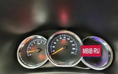 Renault Logan II, 2017 год, 530 000 рублей, 16 фотография