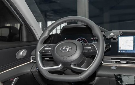 Hyundai Elantra, 2023 год, 1 275 000 рублей, 10 фотография