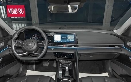 Hyundai Elantra, 2023 год, 1 275 000 рублей, 12 фотография