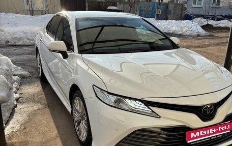 Toyota Camry, 2020 год, 3 450 000 рублей, 2 фотография