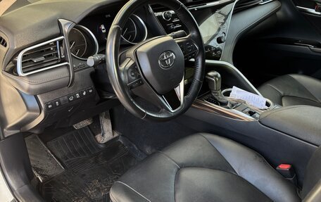 Toyota Camry, 2020 год, 3 450 000 рублей, 6 фотография