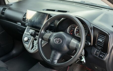 Toyota Wish II, 2007 год, 800 000 рублей, 11 фотография