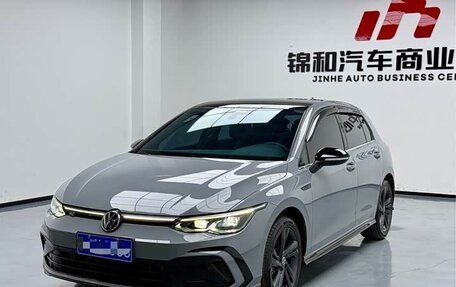 Volkswagen Golf VIII, 2023 год, 1 593 000 рублей, 2 фотография