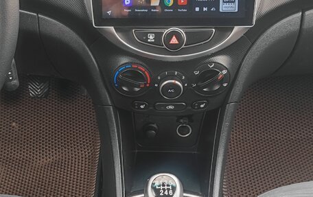 Hyundai Solaris II рестайлинг, 2015 год, 798 000 рублей, 11 фотография