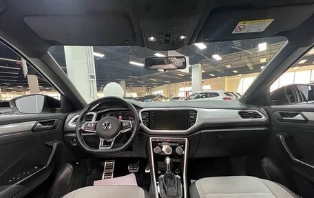 Volkswagen T-Roc I, 2022 год, 1 652 000 рублей, 21 фотография