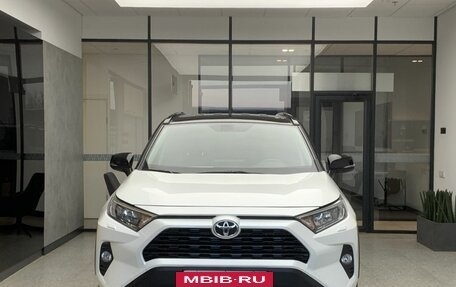 Toyota RAV4, 2020 год, 3 600 000 рублей, 2 фотография