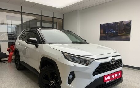 Toyota RAV4, 2020 год, 3 600 000 рублей, 3 фотография