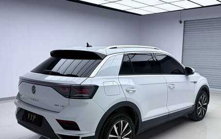 Volkswagen T-Roc I, 2023 год, 1 470 000 рублей, 3 фотография