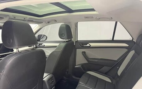 Volkswagen T-Roc I, 2023 год, 1 470 000 рублей, 7 фотография