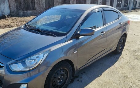 Hyundai Solaris II рестайлинг, 2011 год, 750 000 рублей, 3 фотография
