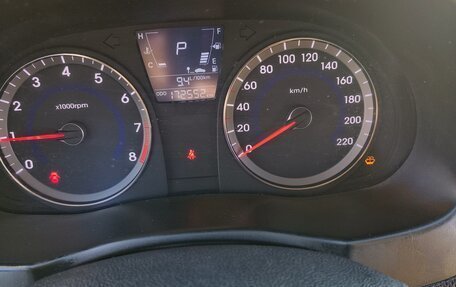 Hyundai Solaris II рестайлинг, 2011 год, 750 000 рублей, 6 фотография