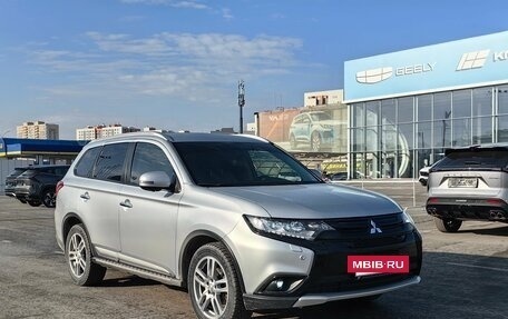 Mitsubishi Outlander III рестайлинг 3, 2018 год, 2 239 000 рублей, 2 фотография