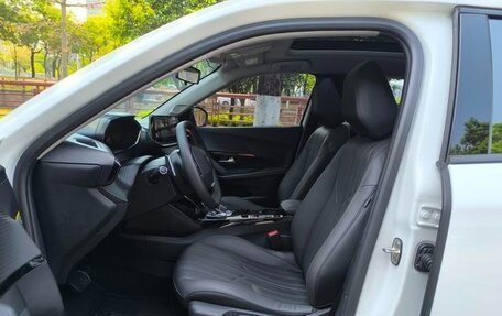 Peugeot 2008 II, 2022 год, 1 420 000 рублей, 8 фотография