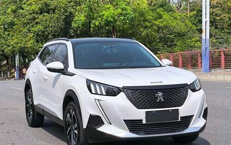 Peugeot 2008 II, 2022 год, 1 420 000 рублей, 3 фотография