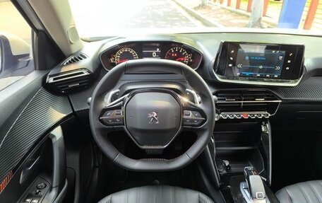 Peugeot 2008 II, 2022 год, 1 420 000 рублей, 14 фотография