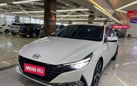 Hyundai Elantra, 2022 год, 1 220 000 рублей, 2 фотография