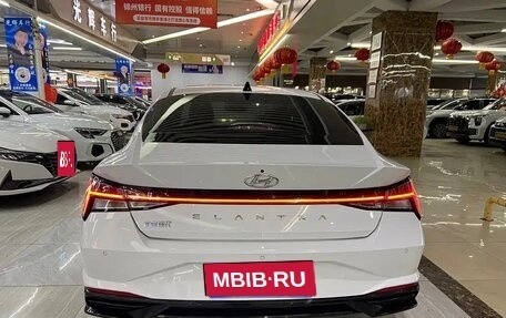 Hyundai Elantra, 2022 год, 1 220 000 рублей, 4 фотография