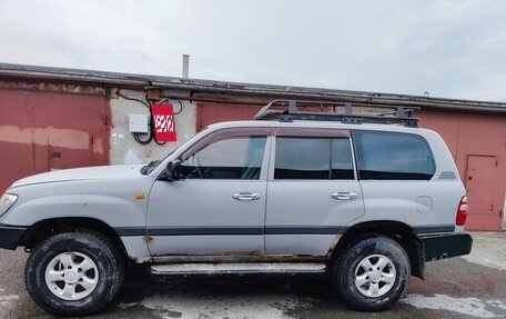Toyota Land Cruiser 100 рестайлинг 2, 2004 год, 1 500 000 рублей, 2 фотография