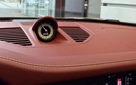 Porsche 911, 2024 год, 19 069 068 рублей, 8 фотография