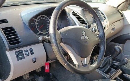 Mitsubishi L200 IV рестайлинг, 2013 год, 1 279 000 рублей, 14 фотография