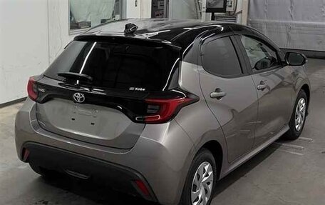 Toyota Yaris, 2022 год, 1 285 526 рублей, 4 фотография
